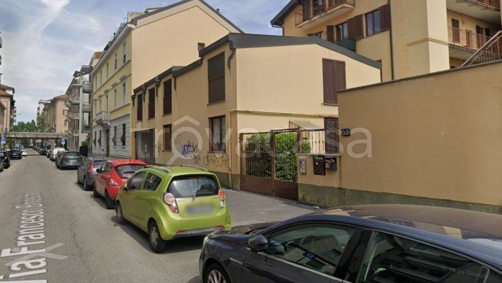 appartamento in vendita a Milano in zona Bocconi