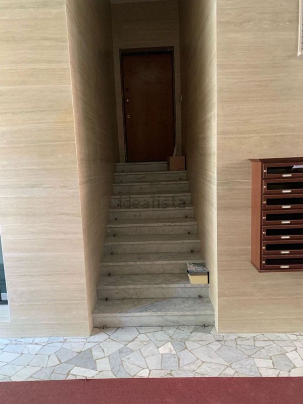 ufficio in vendita a Milano in zona Guastalla