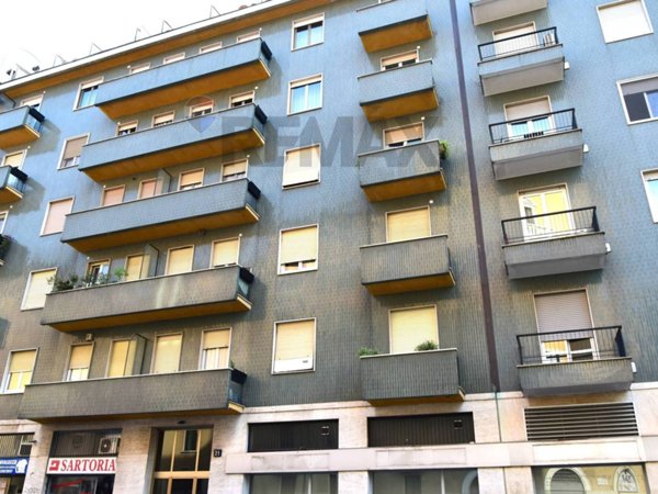 appartamento in vendita a Milano in zona Villaggio dei Giornalisti