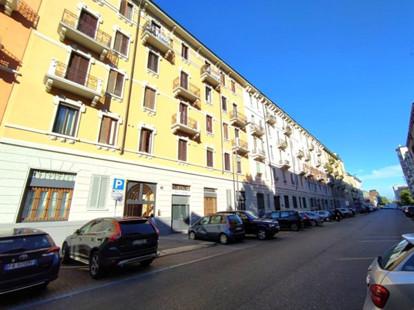 appartamento in vendita a Milano in zona Porta Genova