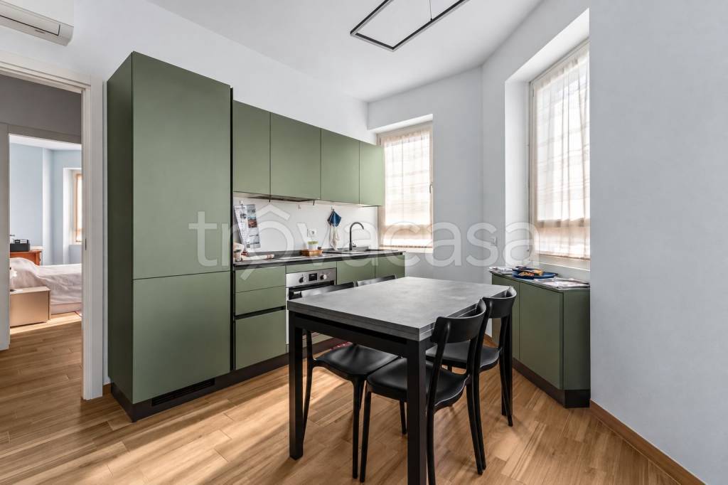appartamento in vendita a Milano in zona Famagosta