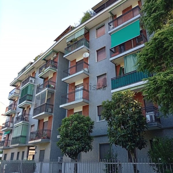 appartamento in vendita a Milano in zona Vigentino