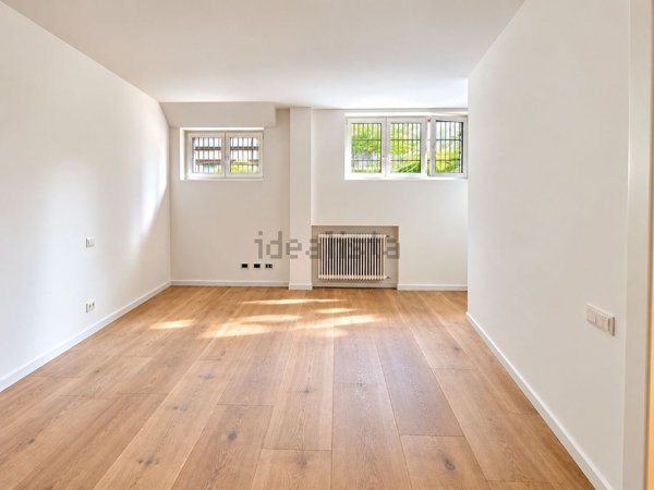 appartamento in vendita a Milano in zona Lorenteggio