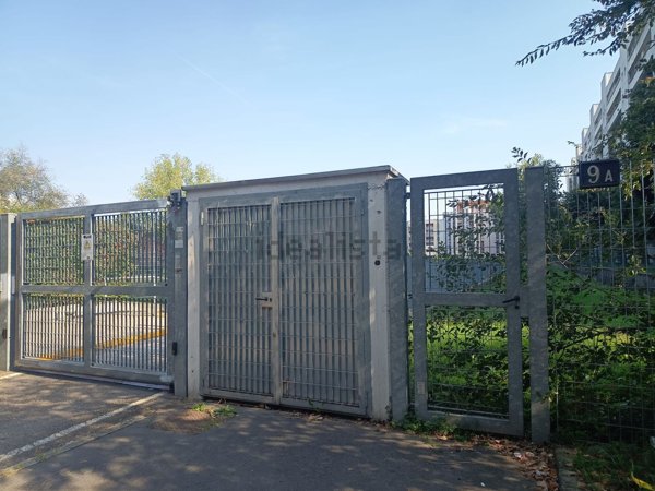 casale in vendita a Milano in zona Barona