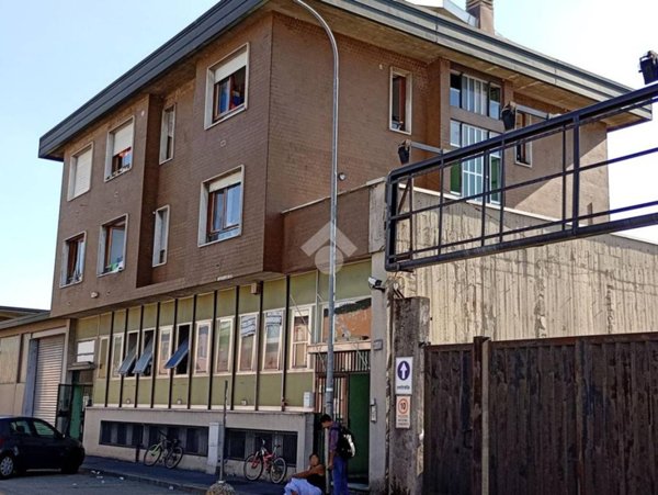 ufficio in vendita a Milano in zona Forlanini