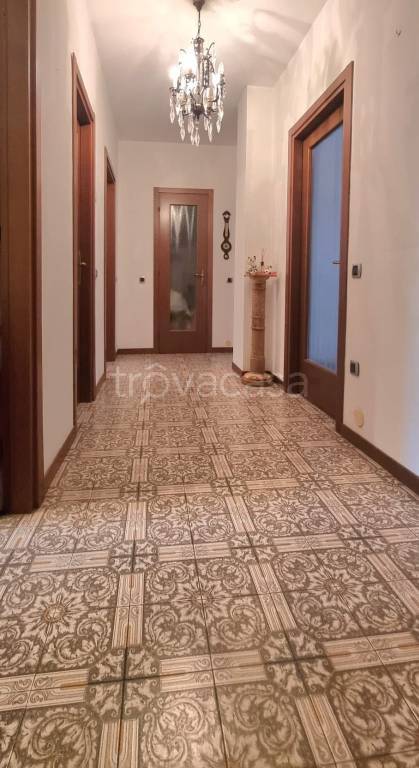 appartamento in vendita a Milano in zona Famagosta