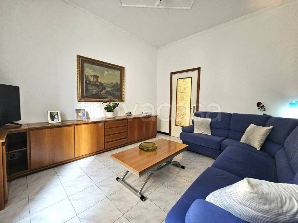 appartamento in vendita a Milano in zona Baggio