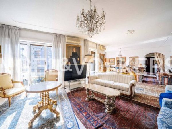 appartamento in vendita a Milano in zona Isola