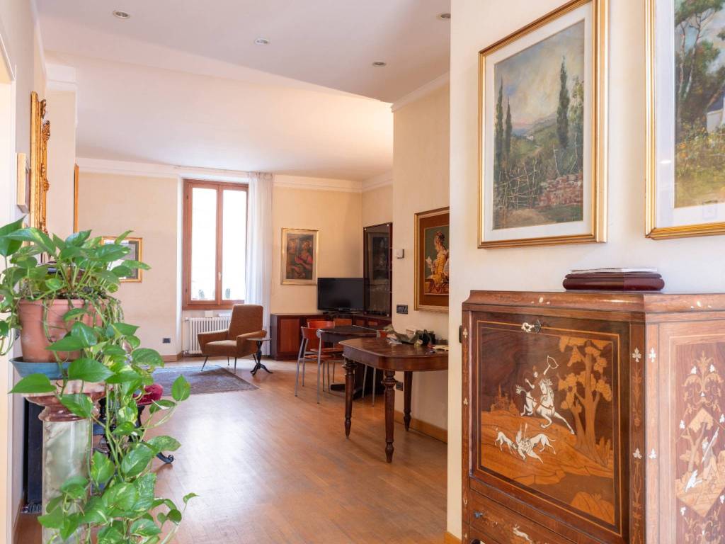 appartamento in vendita a Milano in zona Paolo Sarpi