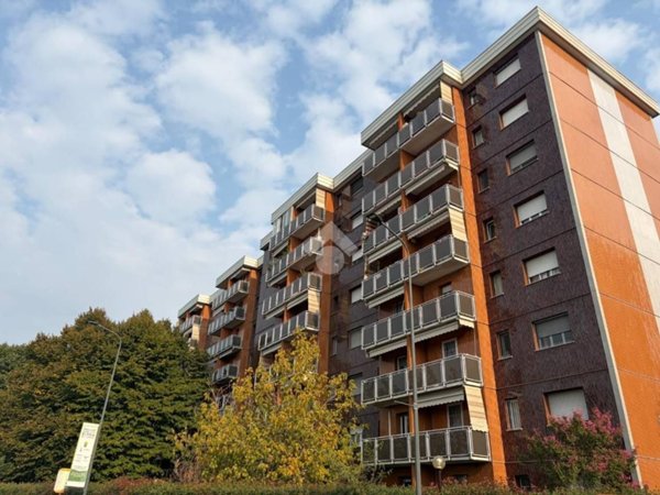 appartamento in vendita a Milano in zona Molino Dorino