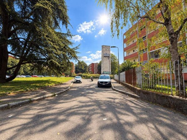 appartamento in vendita a Milano in zona Morivione