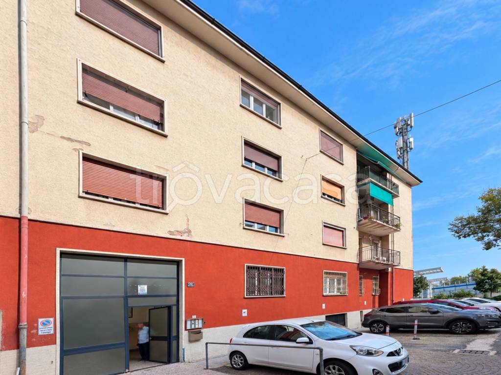 appartamento in vendita a Milano in zona Forlanini