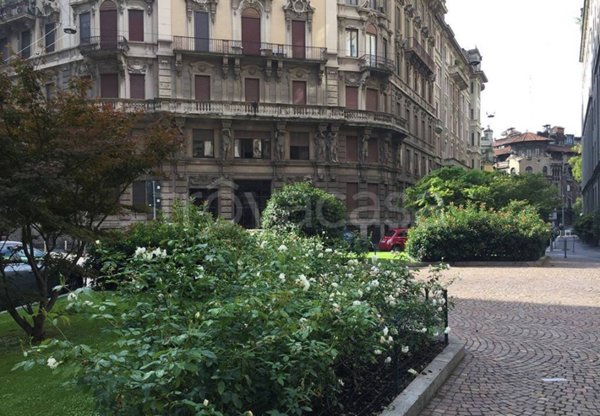 ufficio in vendita a Milano in zona Porta Venezia