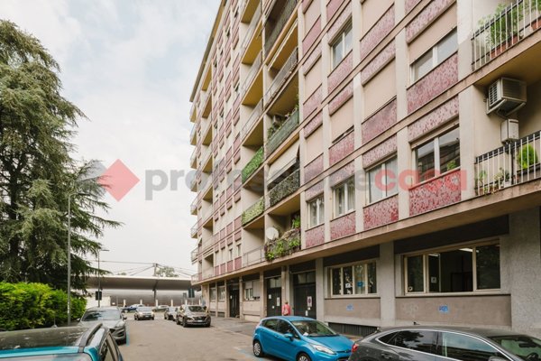 appartamento in vendita a Milano in zona Bande Nere