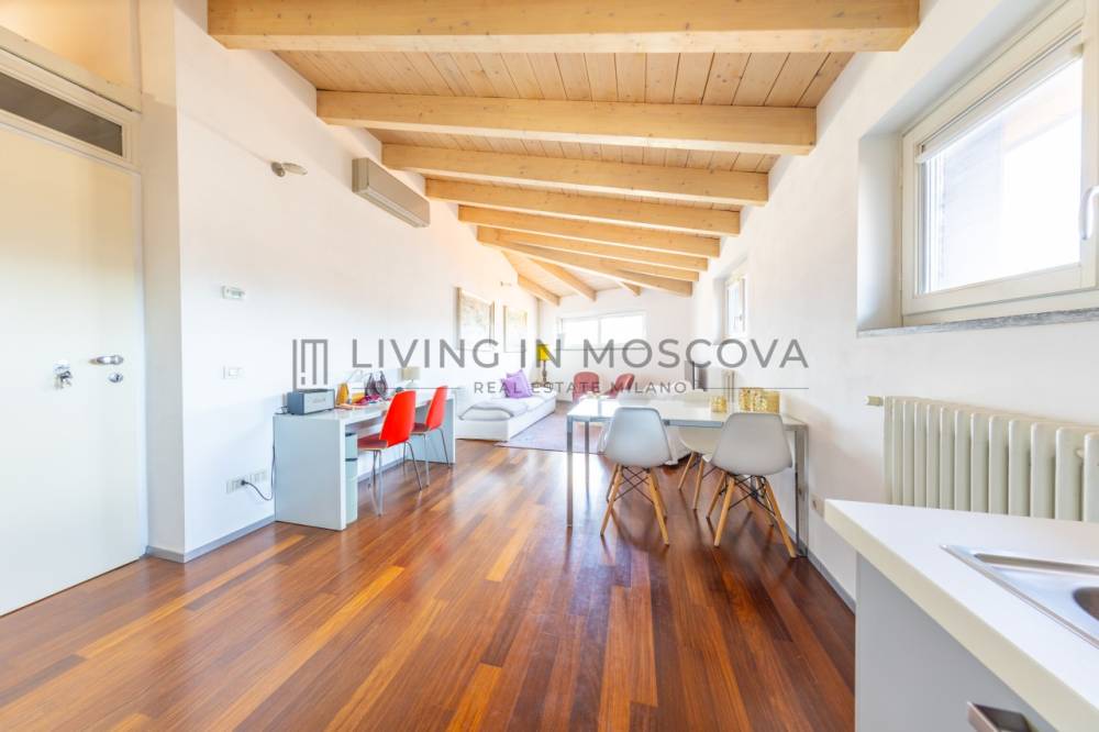 appartamento in vendita a Milano in zona Porta Nuova
