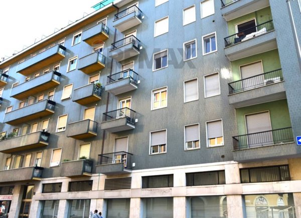 appartamento in vendita a Milano in zona Villaggio dei Giornalisti