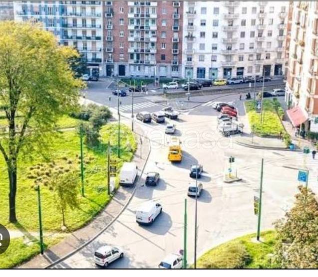appartamento in vendita a Milano in zona Rembrandt