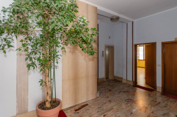 ufficio in vendita a Milano in zona Forlanini