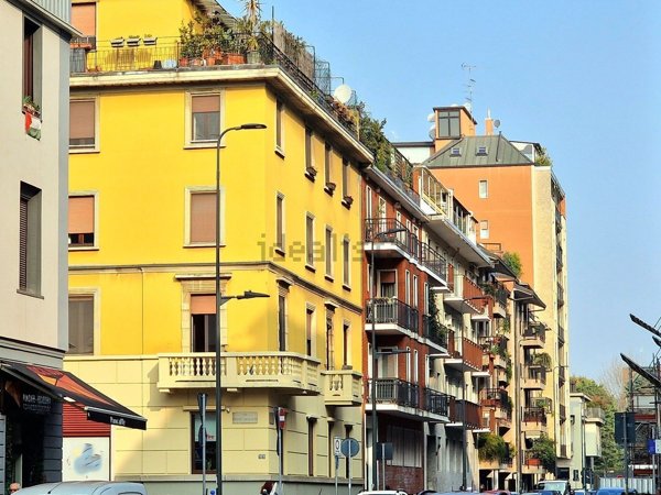 appartamento in vendita a Milano in zona Lorenteggio
