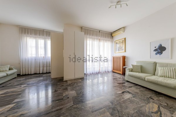 appartamento in vendita a Milano in zona Vigentino