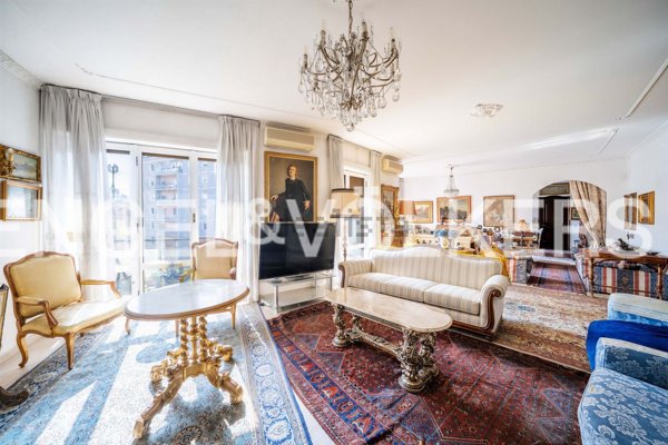 appartamento in vendita a Milano in zona Isola