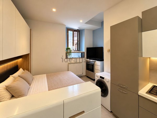appartamento in vendita a Milano in zona Baggio