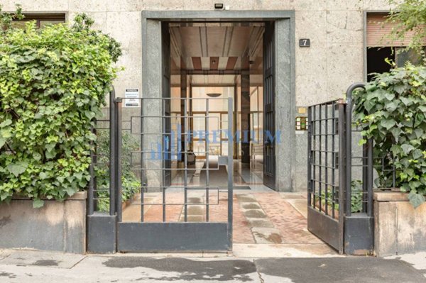 appartamento in vendita a Milano in zona Bocconi