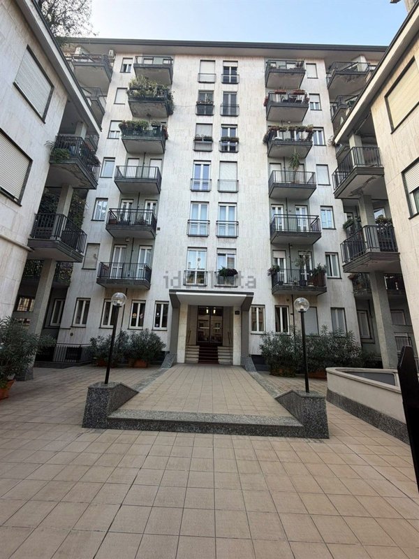 appartamento in vendita a Milano in zona Isola