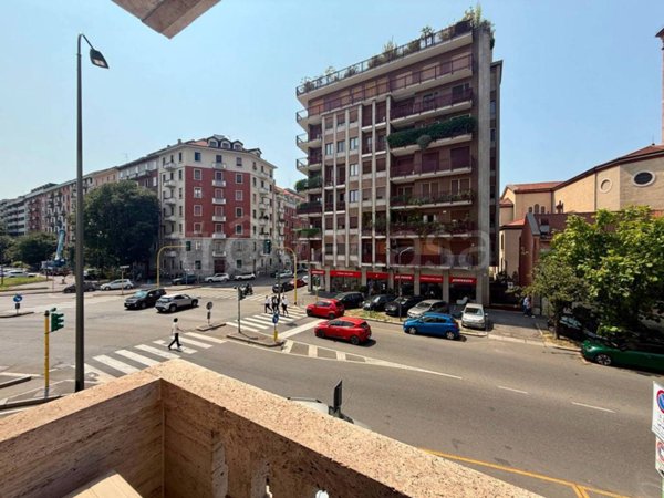 appartamento in vendita a Milano in zona Sempione