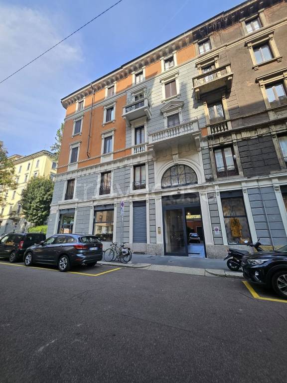 appartamento in vendita a Milano in zona Cadorna