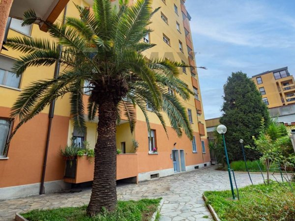 appartamento in vendita a Milano in zona Farini