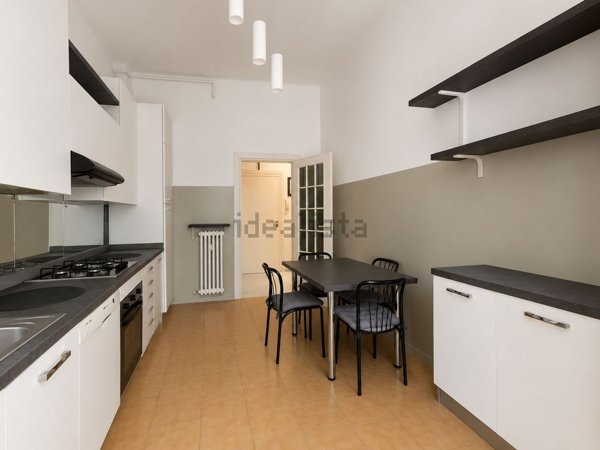 appartamento in vendita a Milano in zona Porta Ticinese