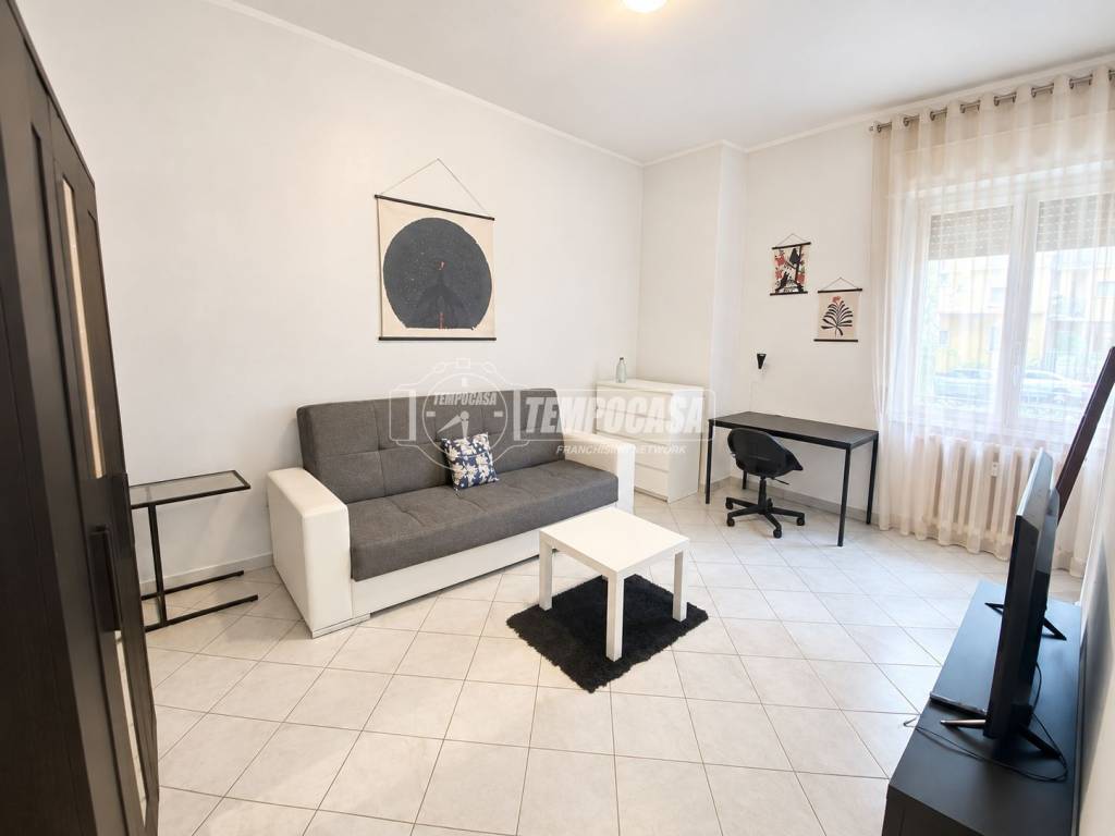 appartamento in vendita a Milano in zona Lorenteggio