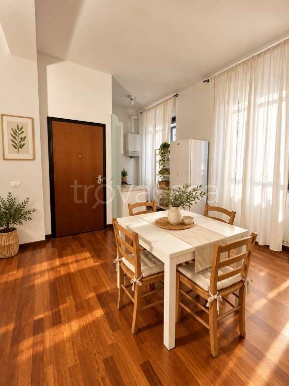 appartamento in vendita a Milano in zona Porta Genova