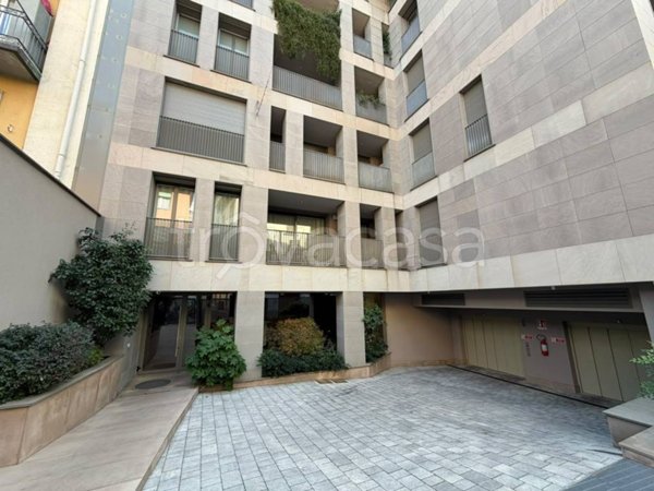 appartamento in vendita a Milano in zona Sempione