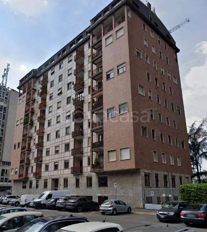 appartamento in vendita a Milano in zona Centro Direzionale
