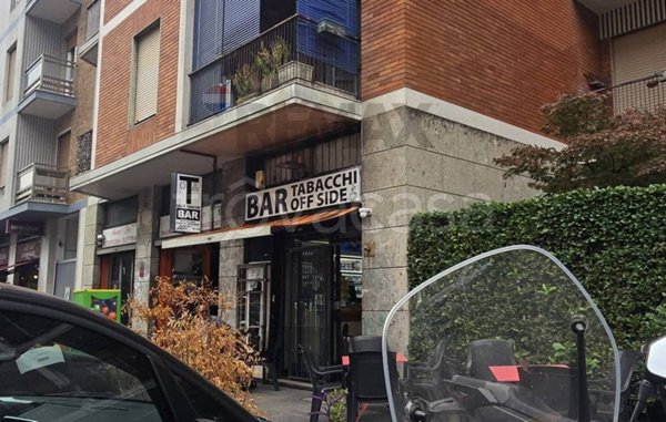 locale commerciale in vendita a Milano in zona Bande Nere