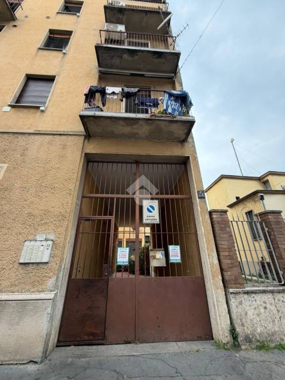 appartamento in vendita a Milano in zona Rogoredo