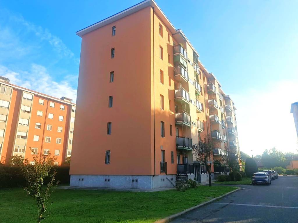 appartamento in vendita a Milano in zona Trenno