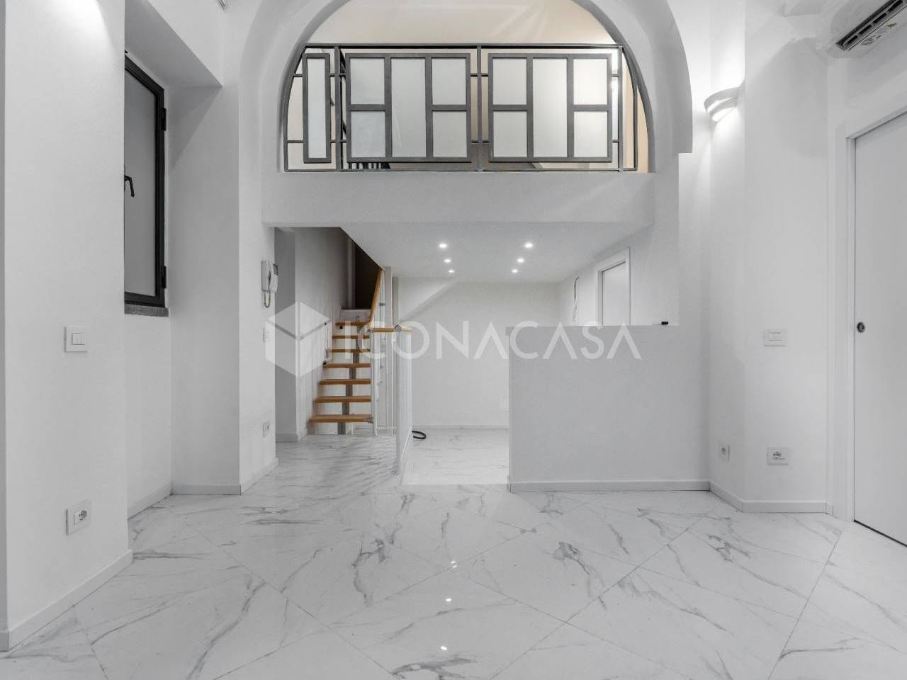appartamento in vendita a Milano in zona Porta Ticinese