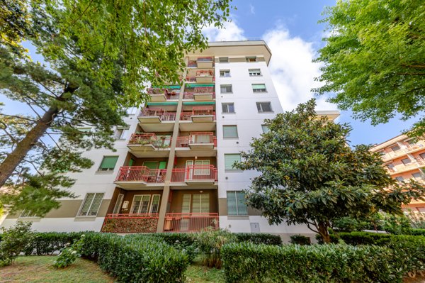 appartamento in vendita a Milano in zona Vigentino