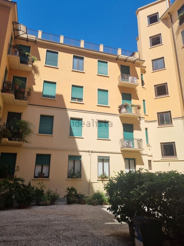 appartamento in vendita a Milano in zona Ponte Seveso