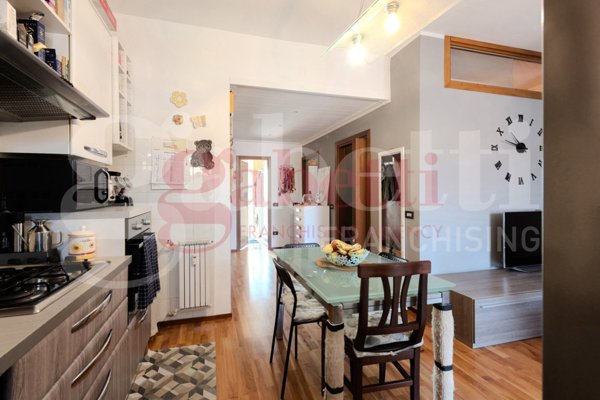 appartamento in vendita a Milano in zona Famagosta