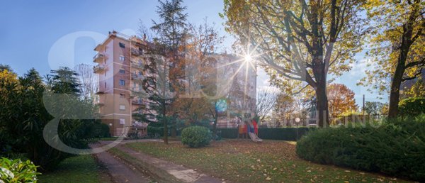 appartamento in vendita a Milano in zona Barona