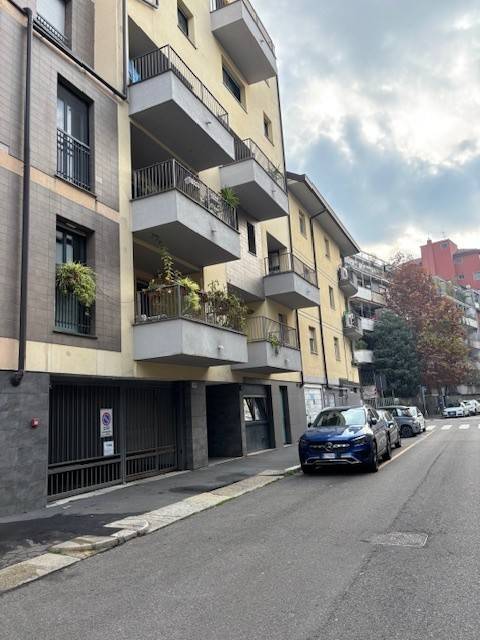 appartamento in vendita a Milano in zona Bocconi