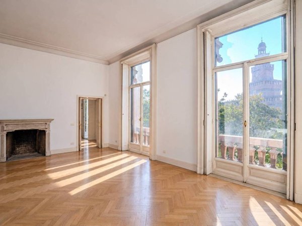 appartamento in vendita a Milano in zona Cadorna