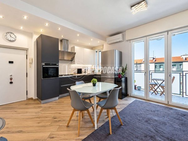 appartamento in vendita a Milano in zona Lorenteggio