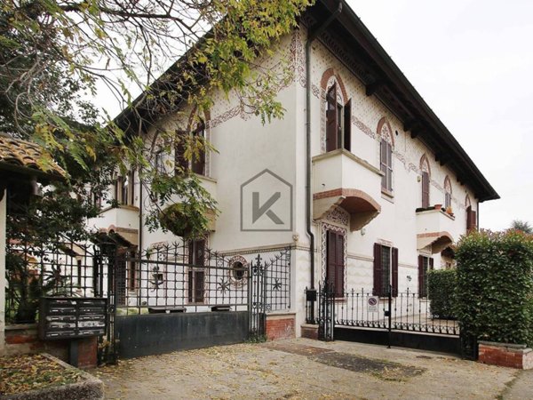 appartamento in vendita a Milano in zona Adriano