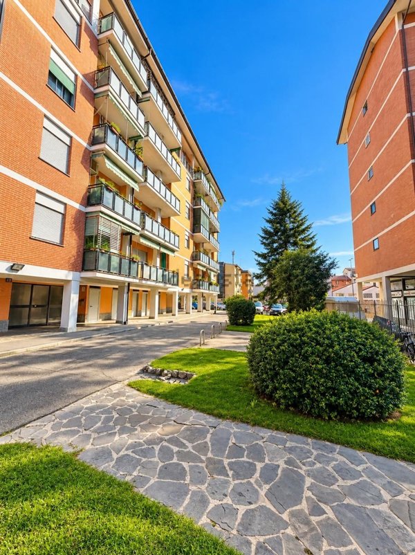 appartamento in vendita a Milano in zona Chiesa Rossa