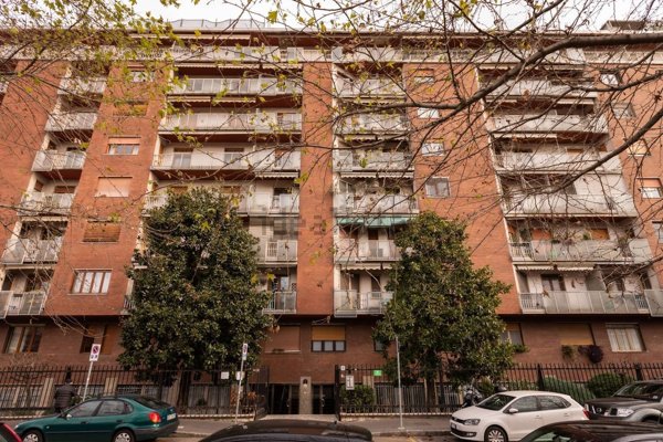 ufficio in vendita a Milano in zona Bande Nere